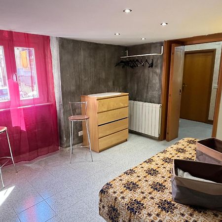 Romuhouse Economy Apartment Metro B エクステリア 写真
